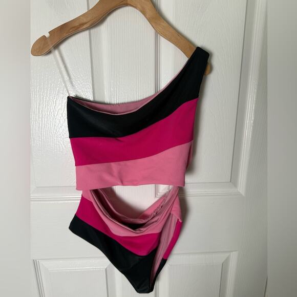 Beach Riot Joyce One-Piece Swimsuit M - Picture 3 of 10